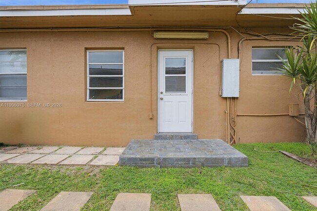 Building Photo - 2445 SW 18th St