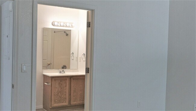 Building Photo - 4410 Buena Loma Way