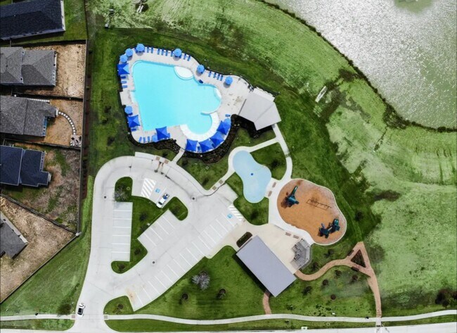 Building Photo - 21170 Alder Oaks Dr