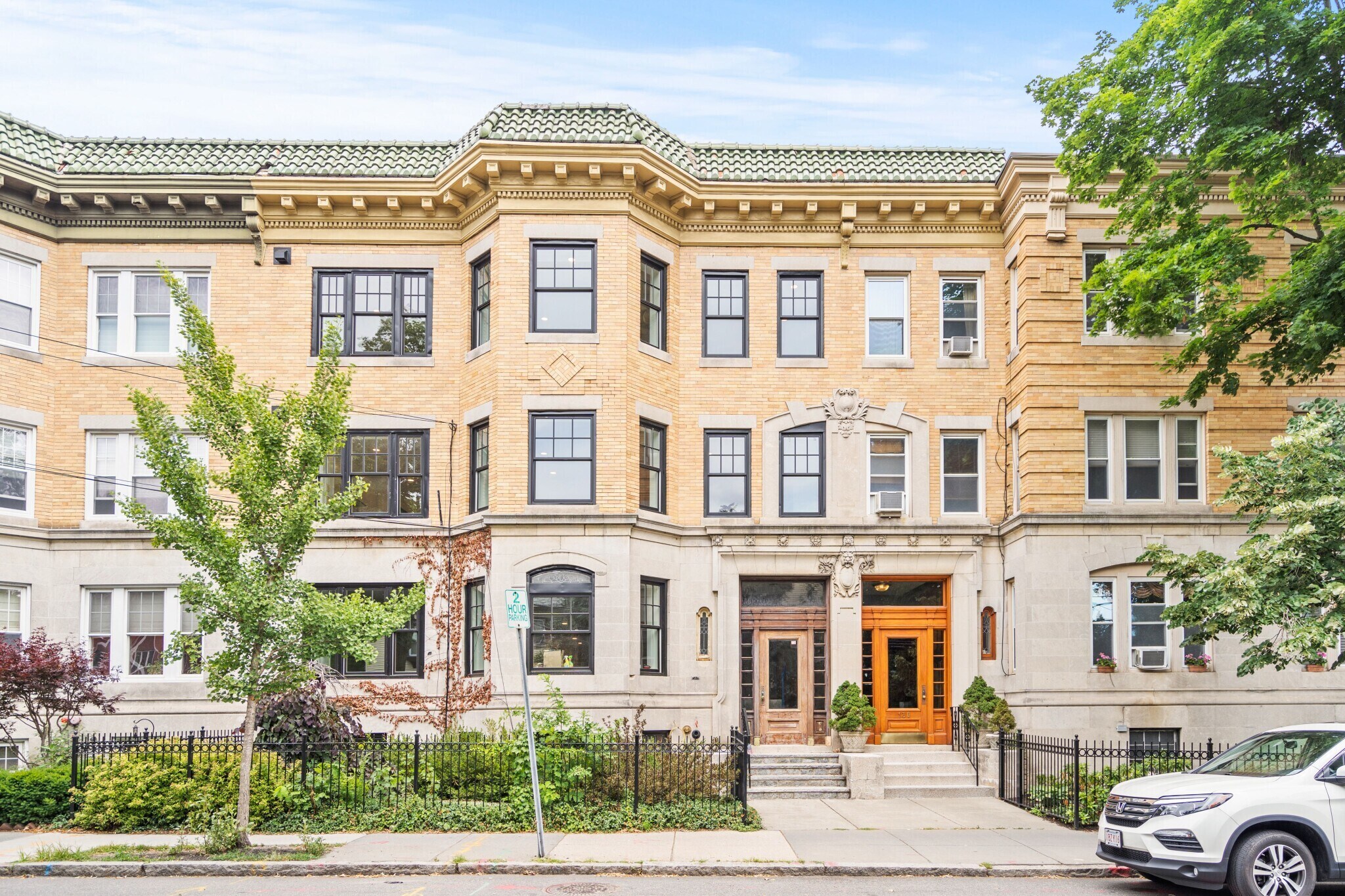 Building Photo - 128 Longwood Ave