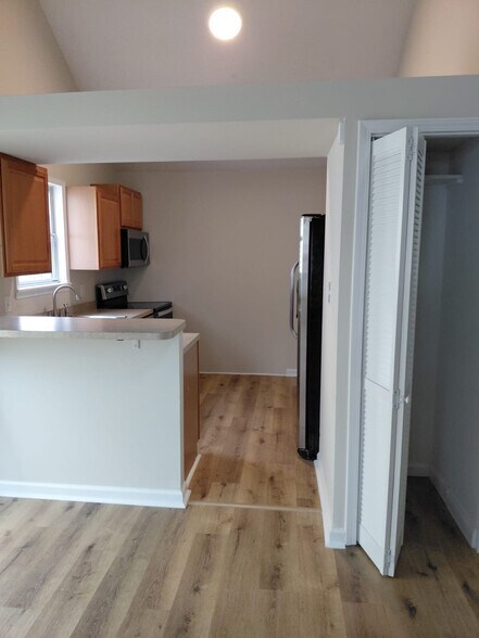 Building Photo - 5928 Crossfield Dr