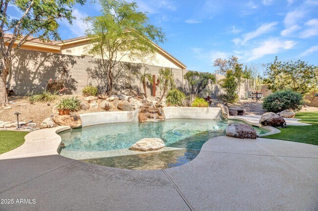 Building Photo - 10655 E Acacia Dr