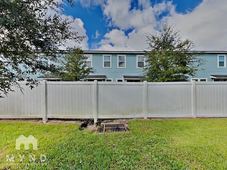 Building Photo - 12729 Camden Rd