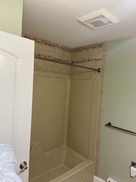 Building Photo - 158 N Twin Oaks Ter