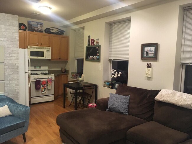 Building Photo - 254 6th St