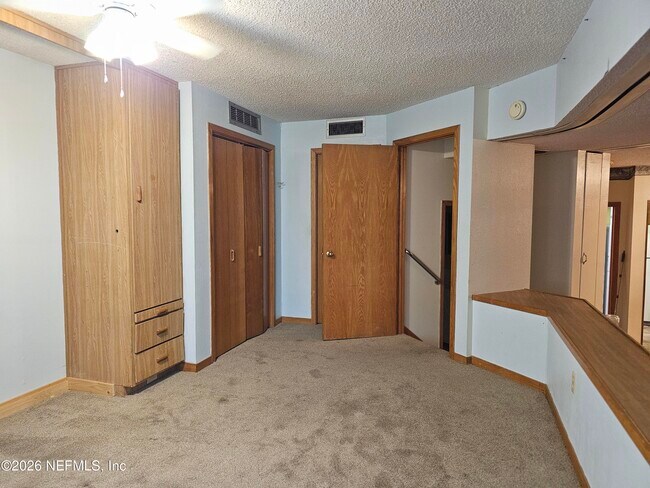 Building Photo - 3175 Ravines Rd