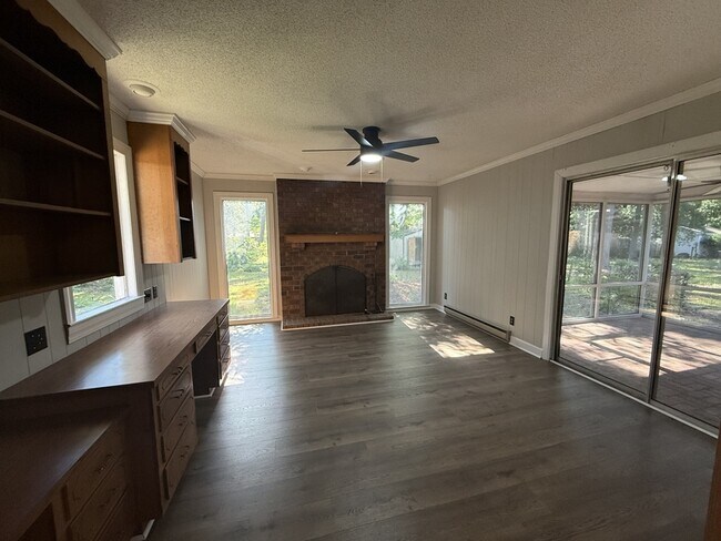 Building Photo - 207 Belvedere Dr