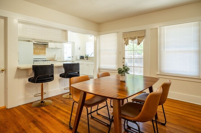 Building Photo - Spacious Furnished Home Near Pasadena City College