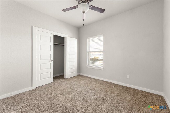 Building Photo - 561 Creekside Frst