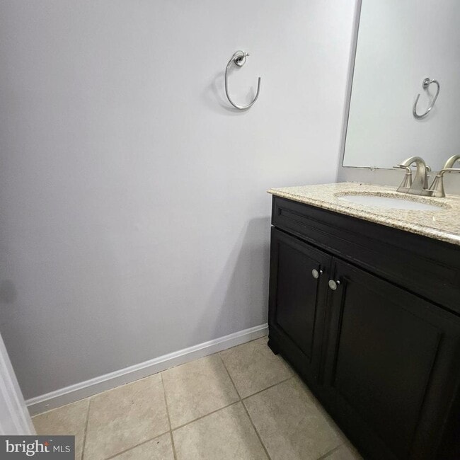 Building Photo - 7244 Greentree Rd