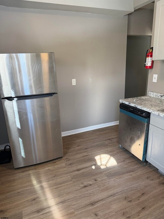 Building Photo - 120 N Congress Ave