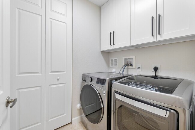 Building Photo - 8342 NW 127th Ln