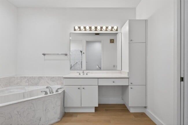 Building Photo - 2678 Center Ct Dr