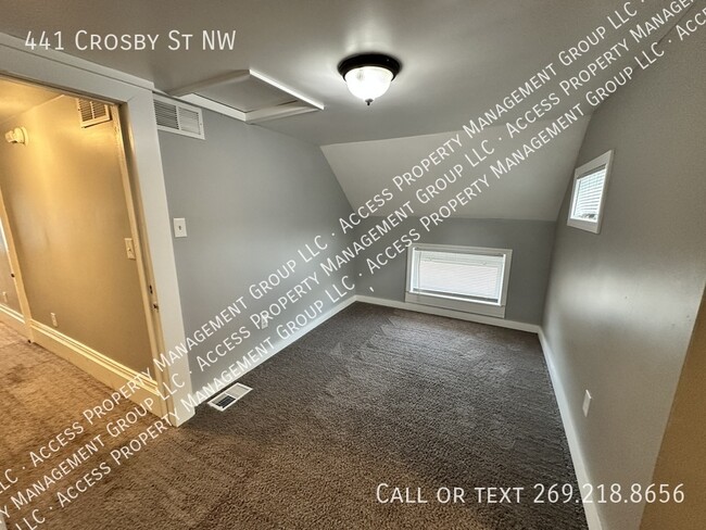Building Photo - 441 Crosby St NW