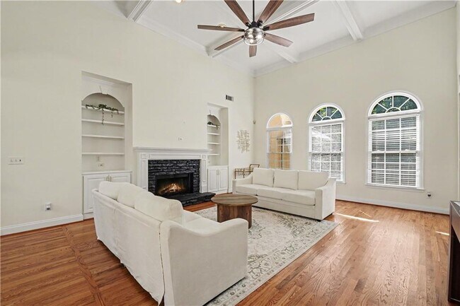 Building Photo - 4315 Rosemont Dr