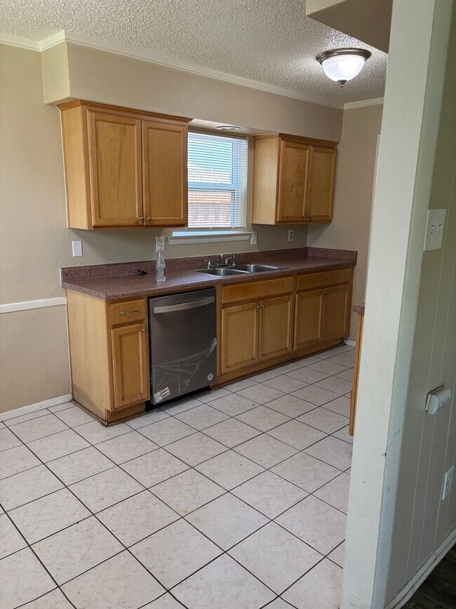 Building Photo - 3514 Summit Ln