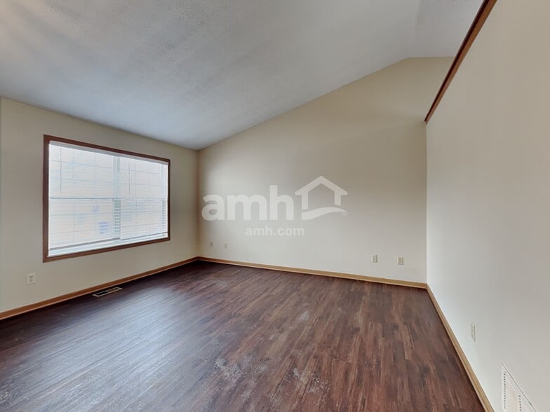 Building Photo - 4633 Stratford Ln