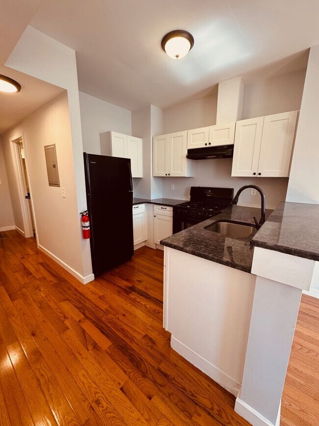 Primary Photo - 221 Market St