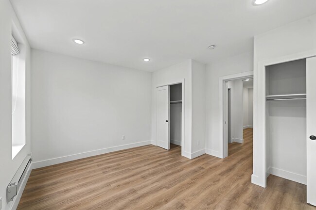 Building Photo - 929 Willow Ave