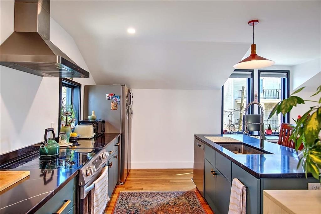 Building Photo - 37 Ring St