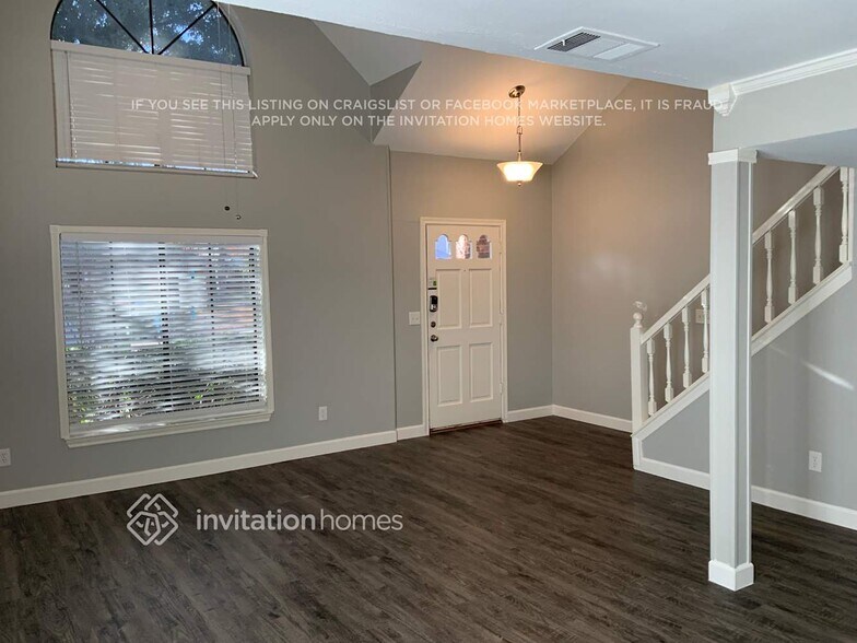 Building Photo - 2204 Amhearst Ct