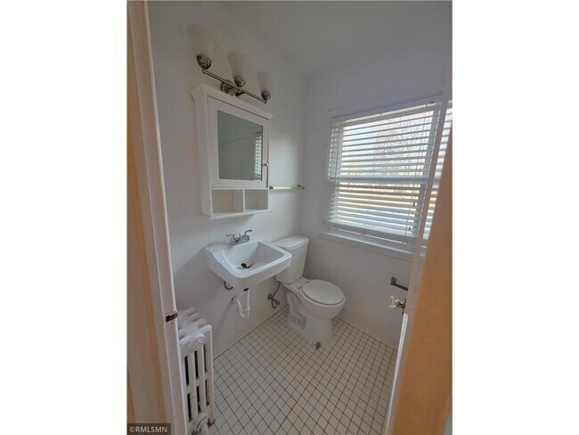 Building Photo - 2056 Bayard Ave