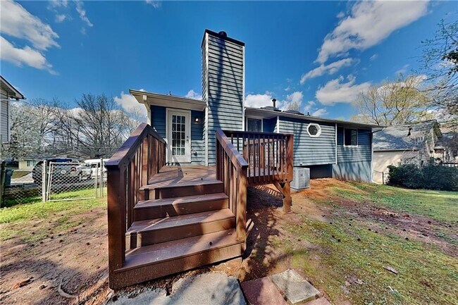 Building Photo - 3500 Quail Hollow Trail