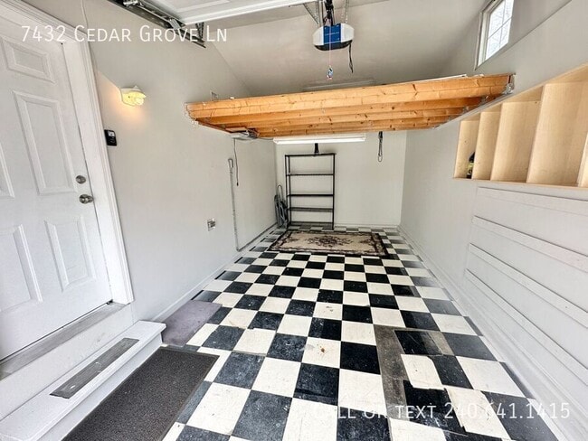 Building Photo - 7432 Cedar Grove Ln