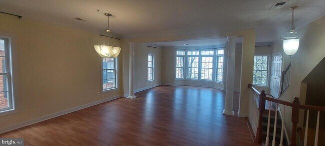 Building Photo - 575 Odendhal Ave