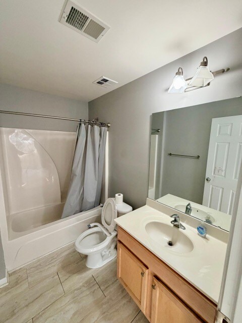 Building Photo - 607 Raphael Place