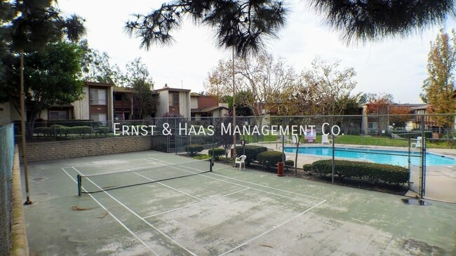 Building Photo - 3707 Country Club Dr