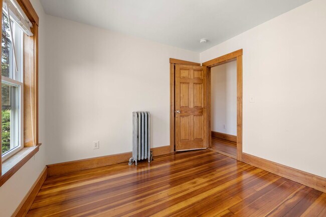 Building Photo - 26 Chilton St