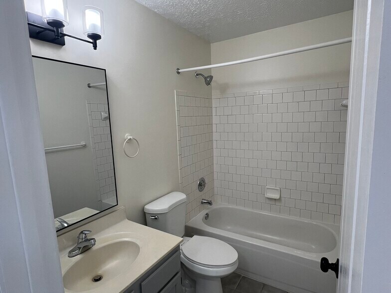 Building Photo - 2136 Riding Crop Way