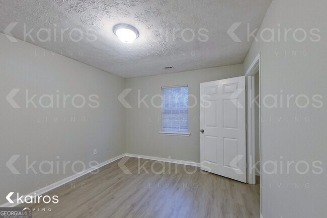 Building Photo - 100 Deer Pkwy