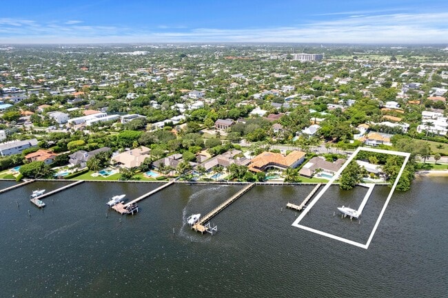Building Photo - 7500 S Flagler Dr
