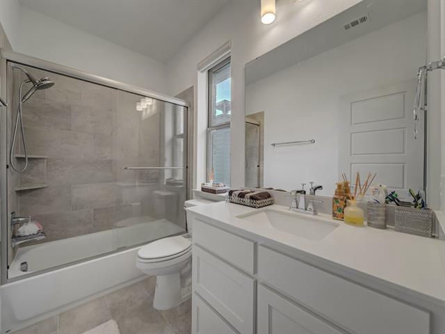 Building Photo - 741 Carlisle Dr