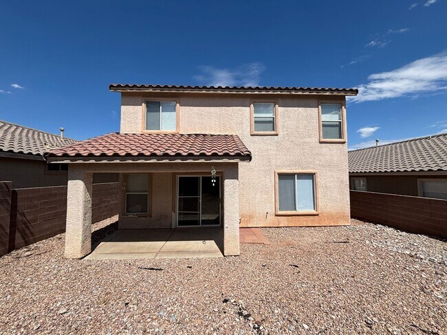 Building Photo - Beautiful 4Bed/3Bath/2Car residence located in Summerlin near Town Center Drive
