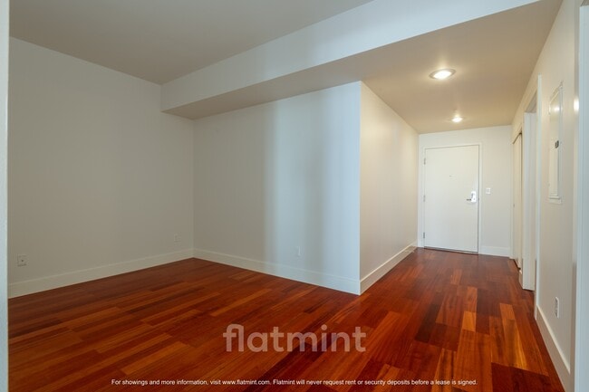 Building Photo - 2911 2nd Ave