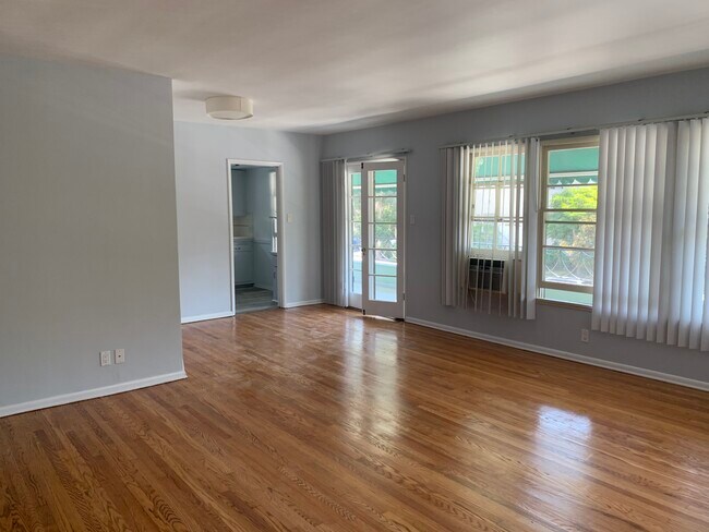 Building Photo - 1620 Glendon Ave