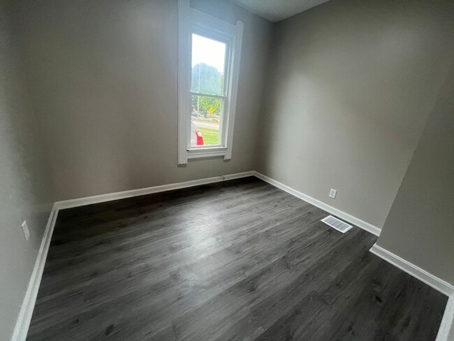 Building Photo - 3511 Memphis-Lower