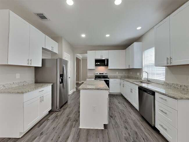 Building Photo - 510 Tanguey Ct