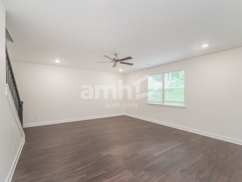 Building Photo - 637 Rivermist Dr