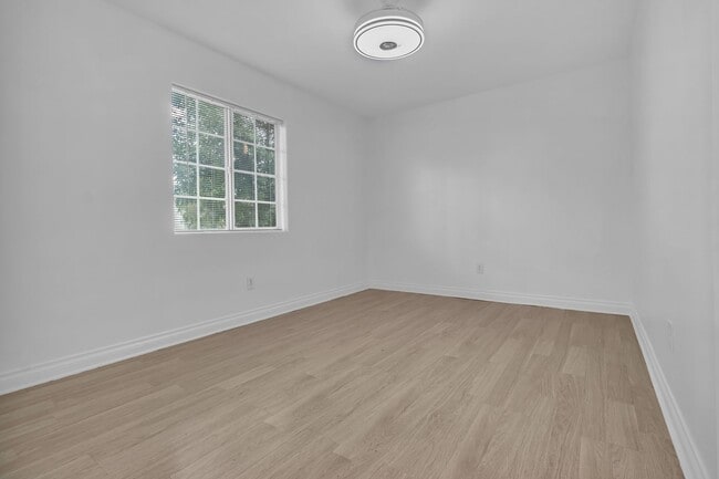 Building Photo - 1672 N Soto St