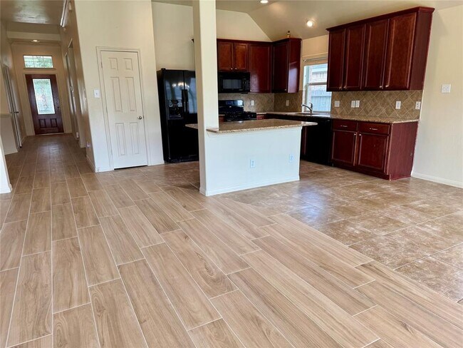 Building Photo - 4939 Royal Arbor Ln