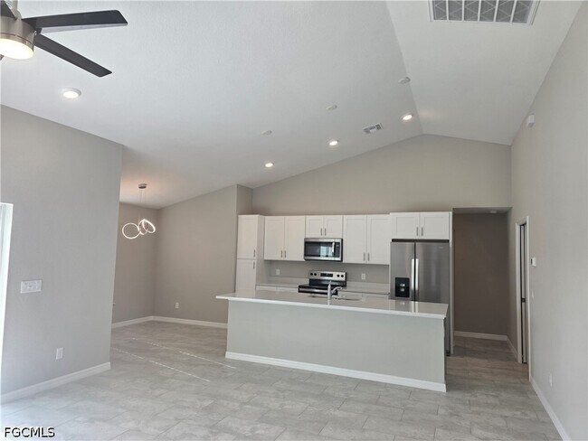 Building Photo - 4309 NE 20th Ct