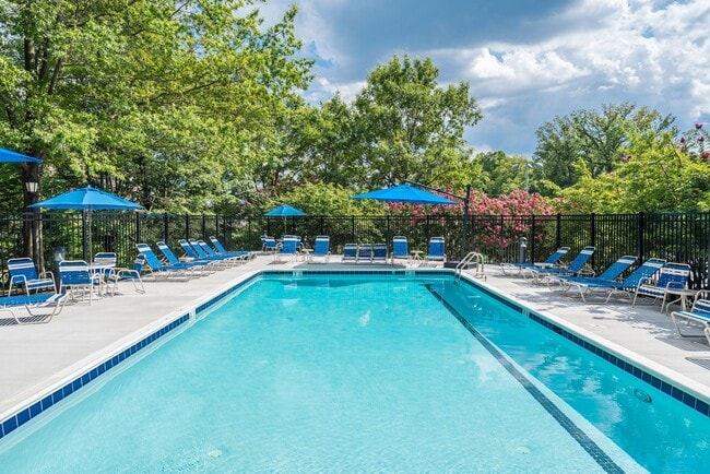 pool - 1276 N Wayne St