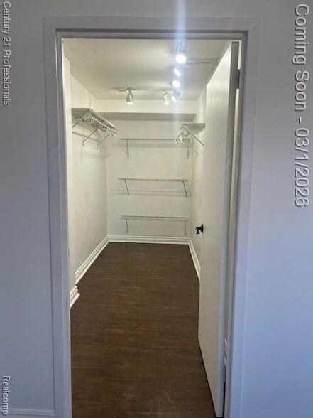 Building Photo - 5000 Town Center Dr