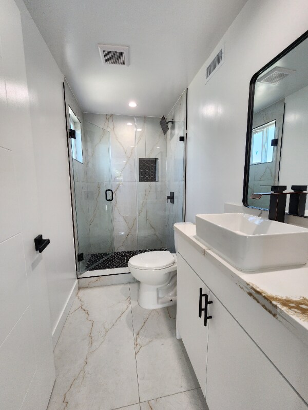 Building Photo - 2223 S Highland Ave