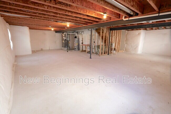 Building Photo - 4834 Olympus Dr