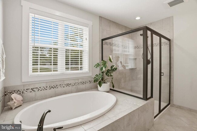 Building Photo - 722 Whitneys Landing Dr